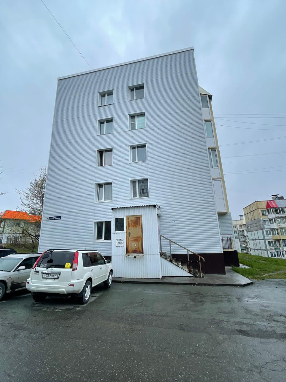 нежилые помещения поз. 1-14 первого этажа в жилом доме, площадь 140.3 кв. м., местоположение: Камчатский край, г. Петропавловск-Камчатский, ул. Виталия Кручины, д. 8