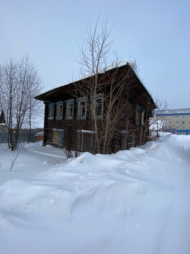 Комплекс имущества, Местоположение: Свердловская область, Шалинский городской округ, рп. Шаля, ул. Кирова, дом № 48: 1. Земельный участок Пл. 439 +/- 7 кв. м.; 2. Здание (здание складских помещений) Пл. 114.4 кв.м