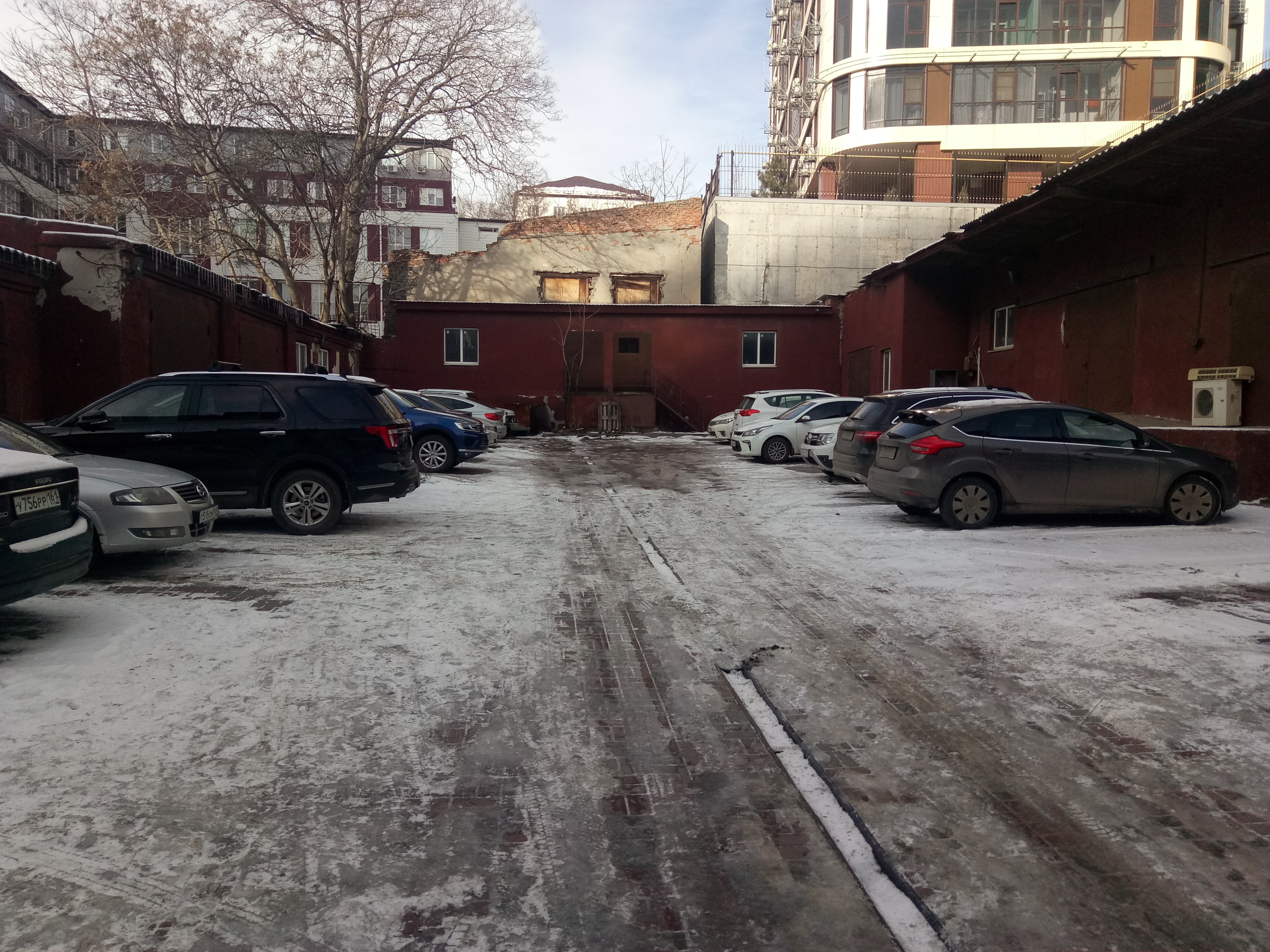 Недвижимое имущество, расположенное по адресу: г. Ростов-на-Дону, ул. Береговая, д. 15