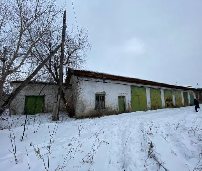 Помещения в нежилом здании гаража с пристроем Пл. 254.1 кв. м. Местоположение: Россия, Курганская обл., Далматовский район, г. Далматово, ул. Советская, 290