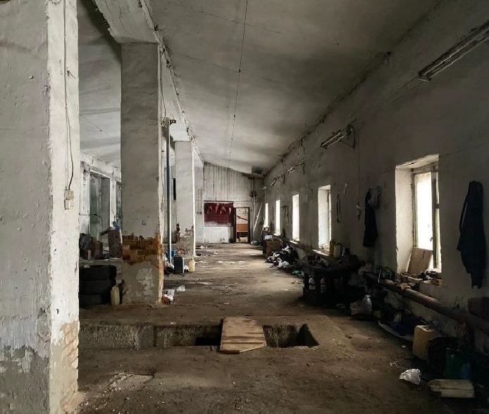 Помещения в нежилом здании гаража с пристроем Пл. 254.1 кв. м. Местоположение: Россия, Курганская обл., Далматовский район, г. Далматово, ул. Советская, 290