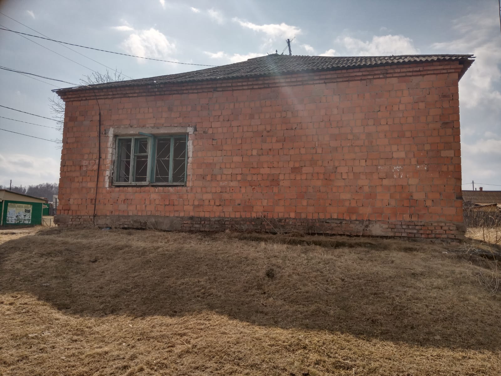 Помещение пл. 38.1 кв. м. Местоположение: Красноярский край, Новоселовский район, пос.Дивный, ул.Центральная, 4 "а", пом.1