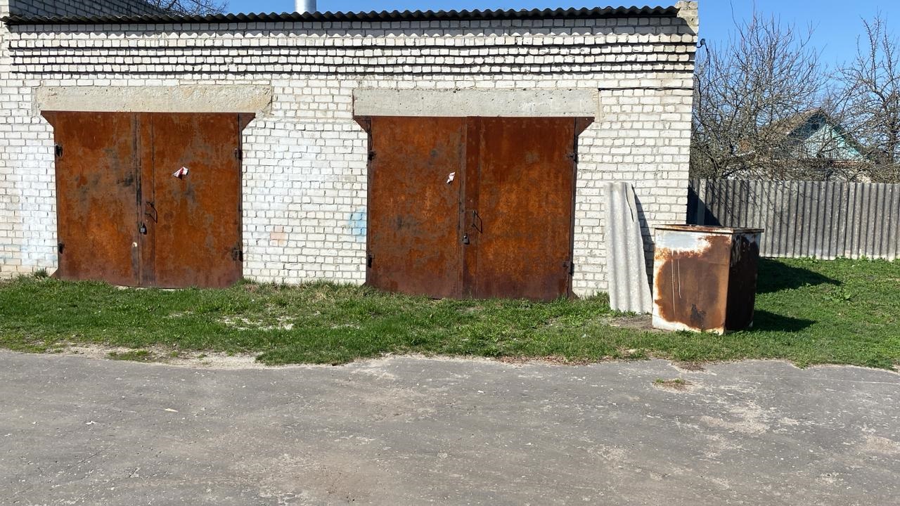 Помещение (Гараж) Пл. 98.7 кв. м. Местоположение: Брянская область, р-н Гордеевский, с Гордеевка, ул Ленина, д 38