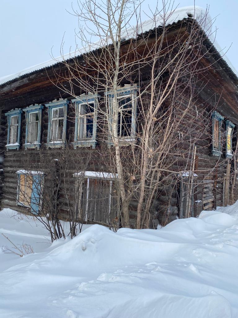 Комплекс имущества, Местоположение: Свердловская область, Шалинский городской округ, рп. Шаля, ул. Кирова, дом № 48: 1. Земельный участок Пл. 439 +/- 7 кв. м.; 2. Здание (здание складских помещений) Пл. 114.4 кв.м