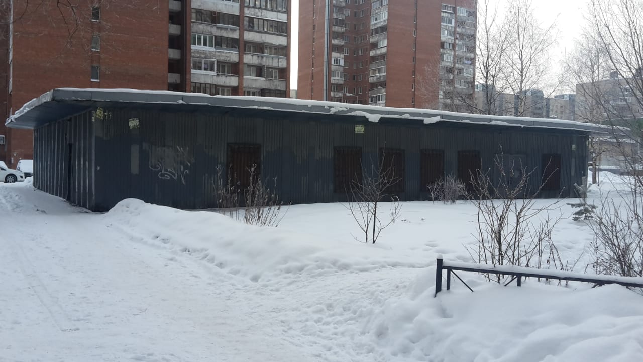 Комплекс имущества, расположенный: г.Санкт-Петербург, проспект Ударников, дом 40, корпус 2, литера: 1. сборный павильон "Ладога", пл. 341.8 кв.м.; 2. Земельный участок 0,0398 га