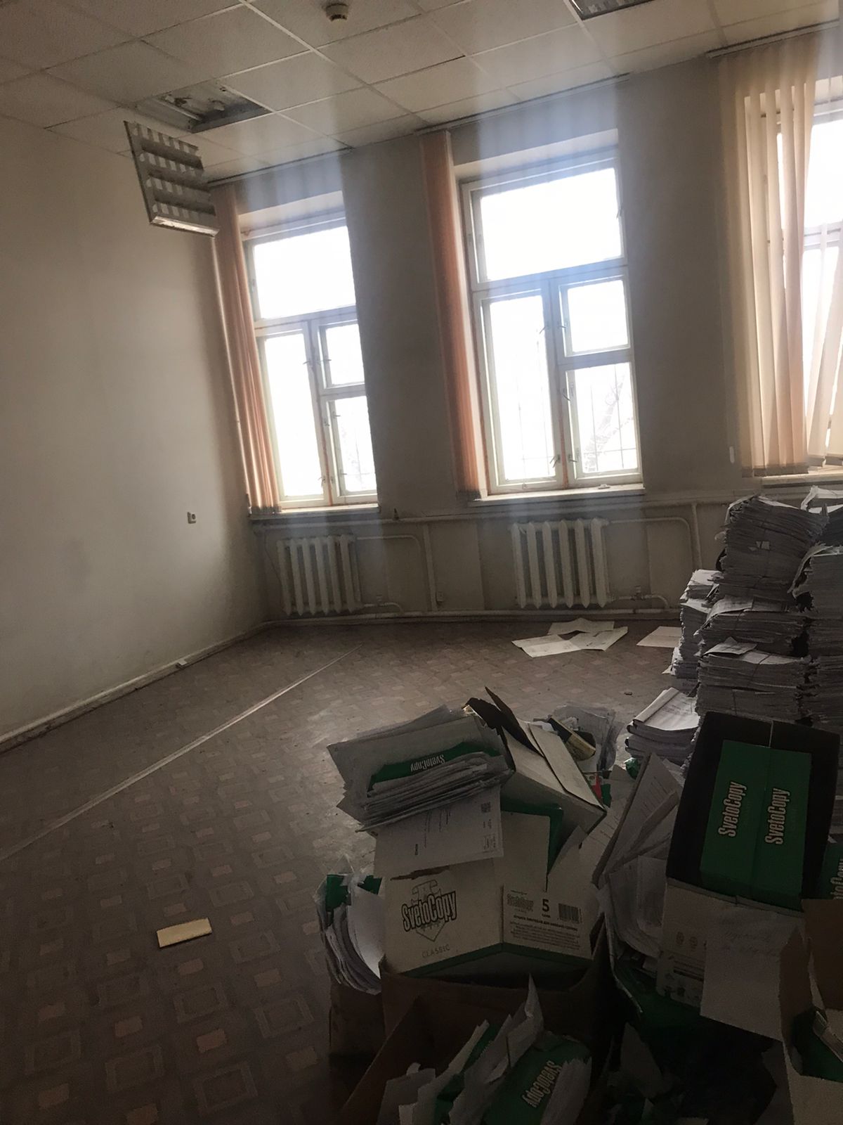 Встроенное нежилое помещение № 4 Пл. 275.8 кв. м. Адрес: Оренбургская область, г Орск, ул К.Маркса/ул.Советская, д 2/74