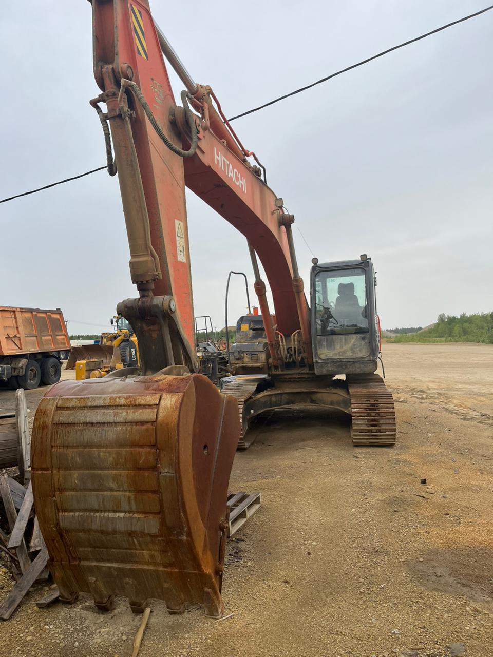 Экскаватор Hitachi ZX200-3, 2012 г.в.