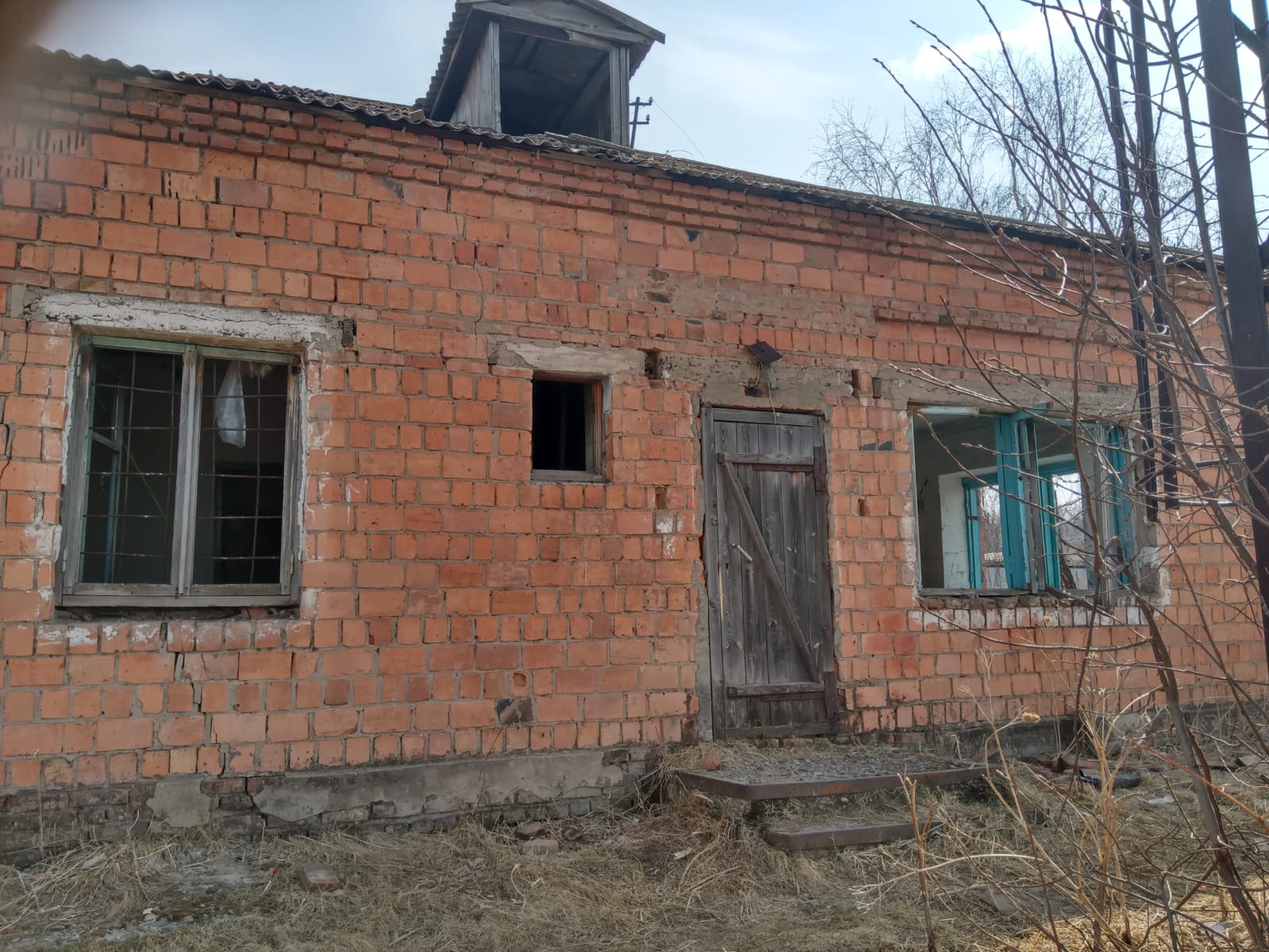 Помещение пл. 38.1 кв. м. Местоположение: Красноярский край, Новоселовский район, пос.Дивный, ул.Центральная, 4 "а", пом.1