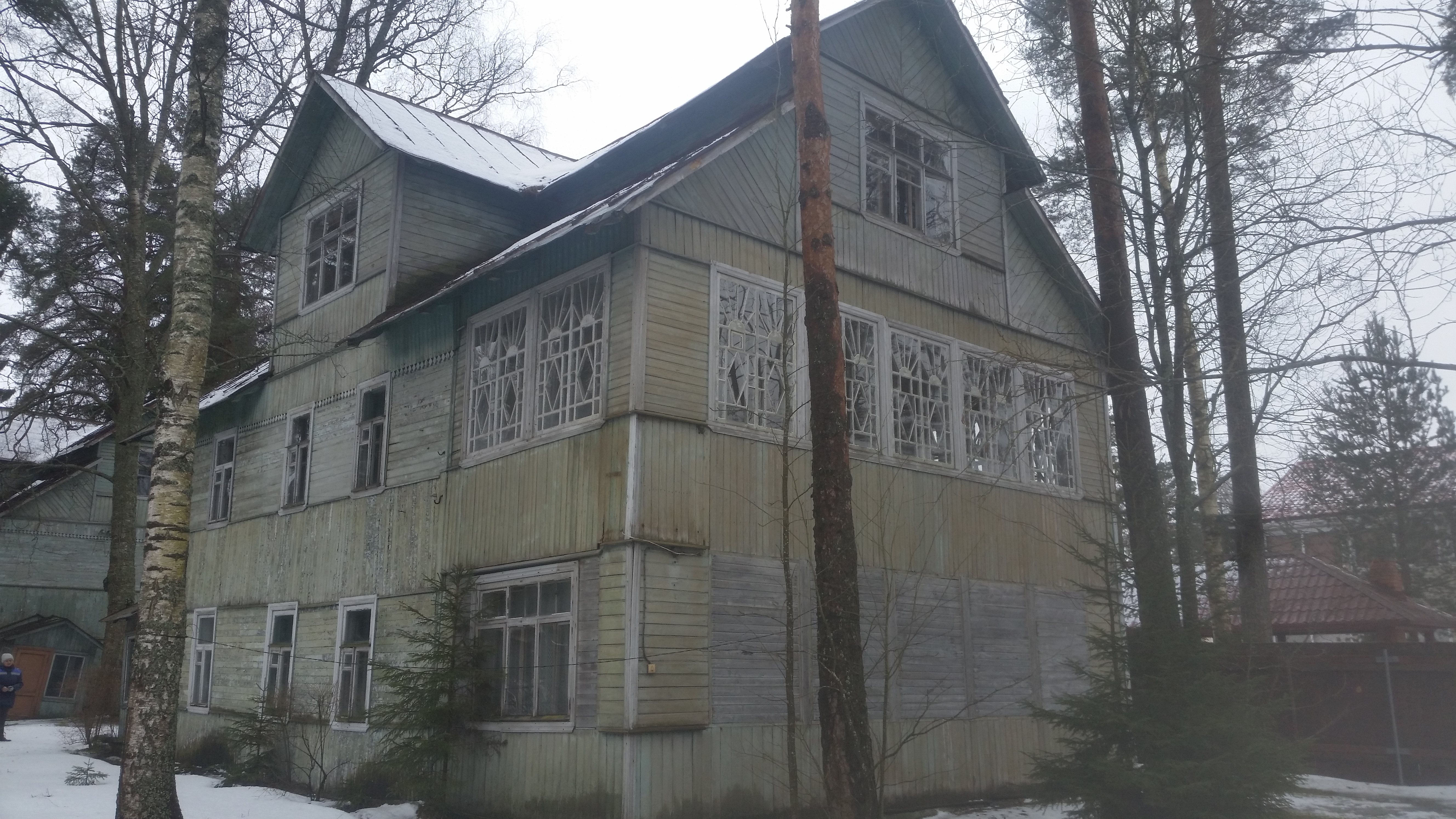 Комплекс имущества, расположенный Ленинградская область, Гатчинский район, пос. Сиверский, ул. Советская, д. 33