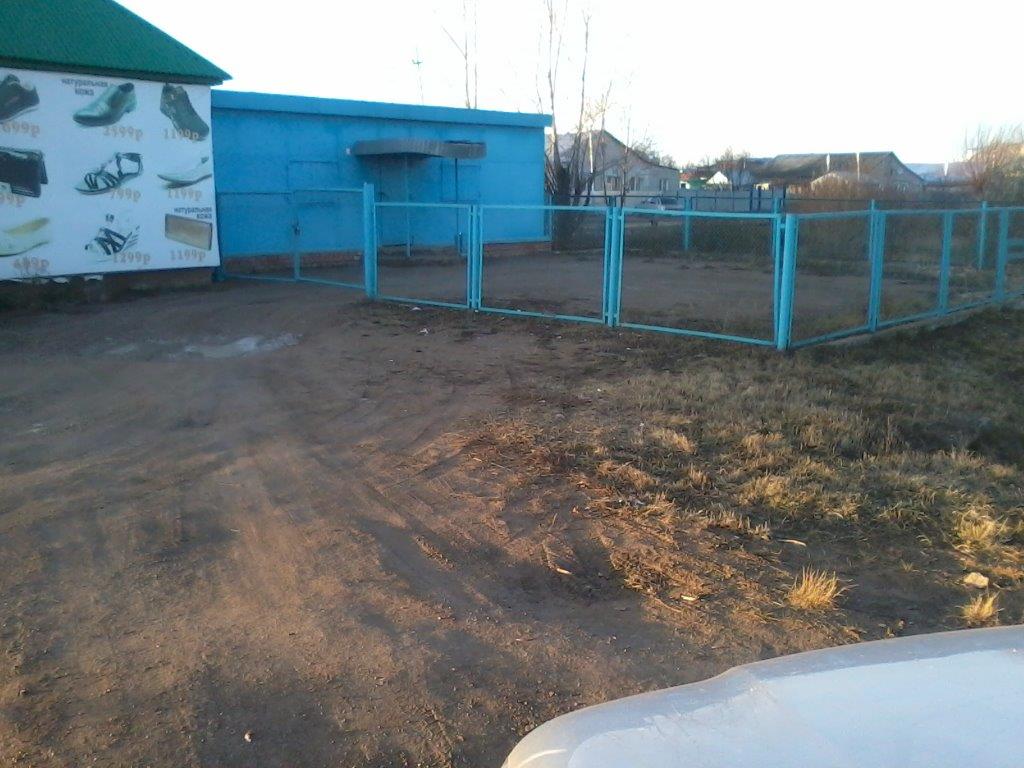 Комплекс имущества, расположенный Республика Башкортостан, р-н. Илишевский, с. Верхнеяркеево, ул. 50 лет Октября, д. 50, к. 3: 1. ЗУ 230 кв.м.; 2. Здание Магазин пл. 40.9 кв.м.