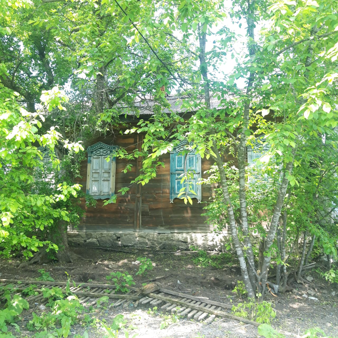 Комплекс имущества по адресу: край Приморский, г. Партизанск, с. Бровничи, ул. Школьная, дом 30