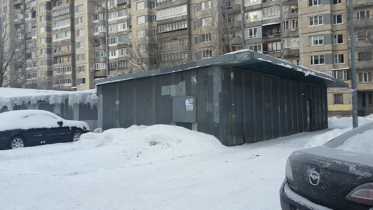 Комплекс имущества, расположенный: г.Санкт-Петербург, проспект Ударников, дом 40, корпус 2, литера: 1. сборный павильон "Ладога", пл. 341.8 кв.м.; 2. Земельный участок 0,0398 га