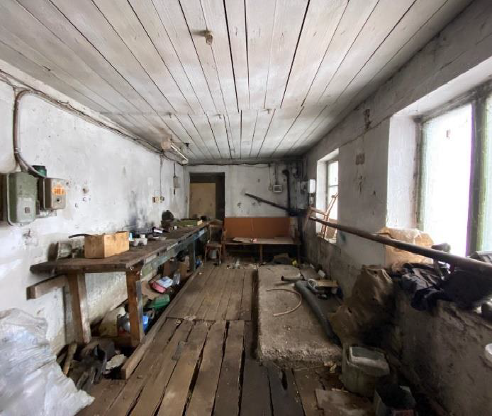 Помещения в нежилом здании гаража с пристроем Пл. 254.1 кв. м. Местоположение: Россия, Курганская обл., Далматовский район, г. Далматово, ул. Советская, 290